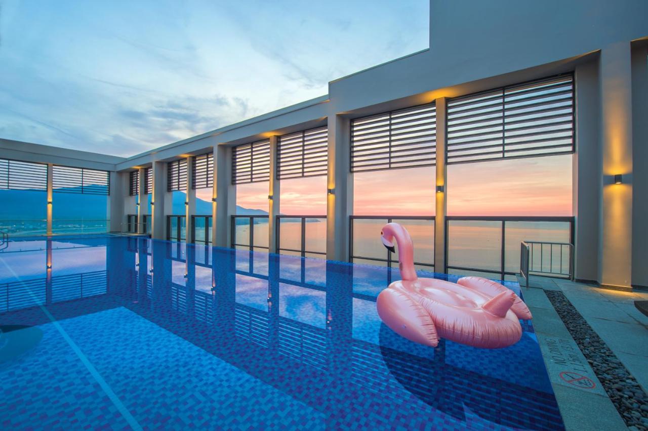 Luxury Beach Condo 5-Star, Rooftop Pool Дананг Екстер'єр фото