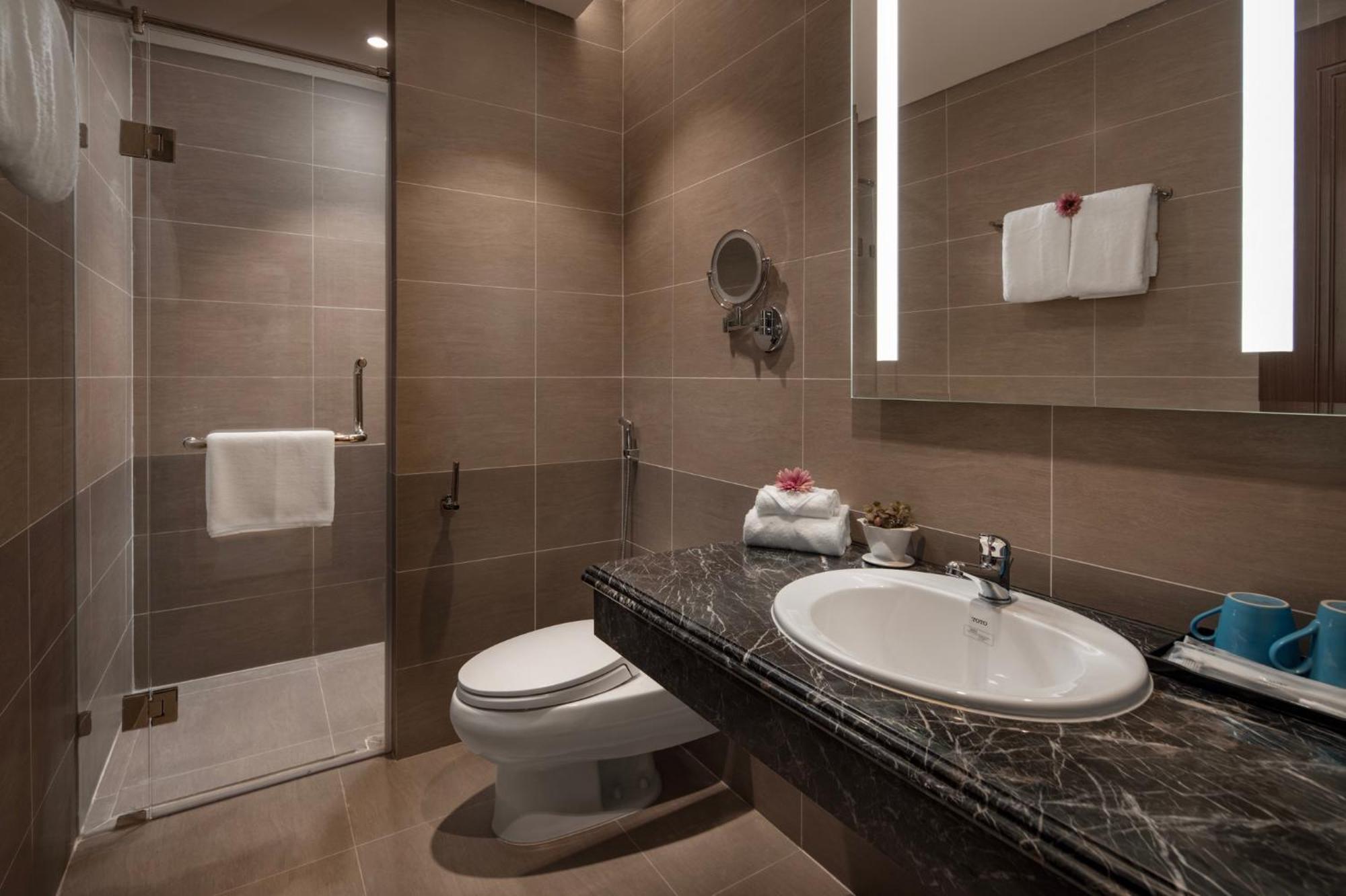 Luxury Beach Condo 5-Star, Rooftop Pool Дананг Екстер'єр фото
